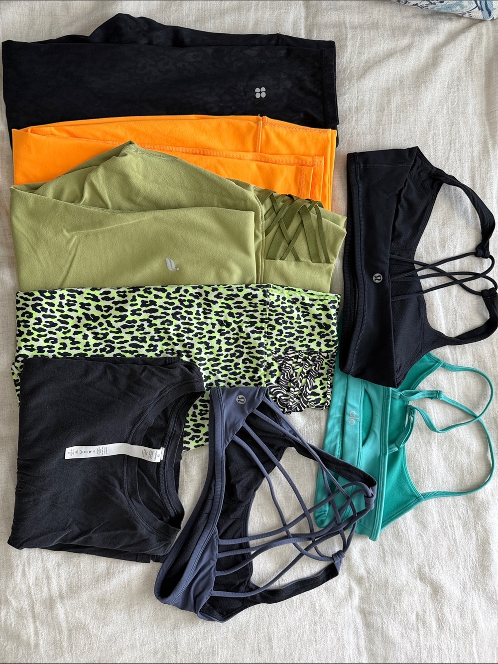 lululemon, Alo, Sweaty Betty, Fabletics Workout Bundle - Picture 2 of 8